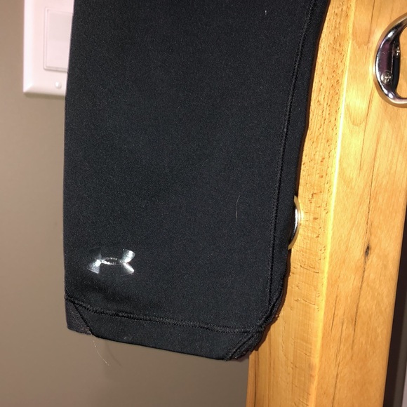 Under Armour workout capris - Picture 2 of 9